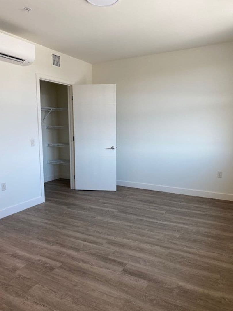 Burlington Apartment: 351 North Ave