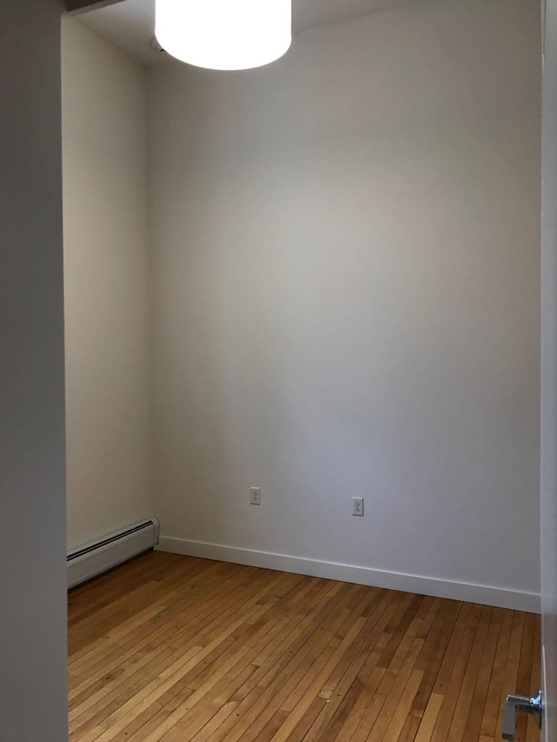 Burlington Apartment: 375 North Avenue