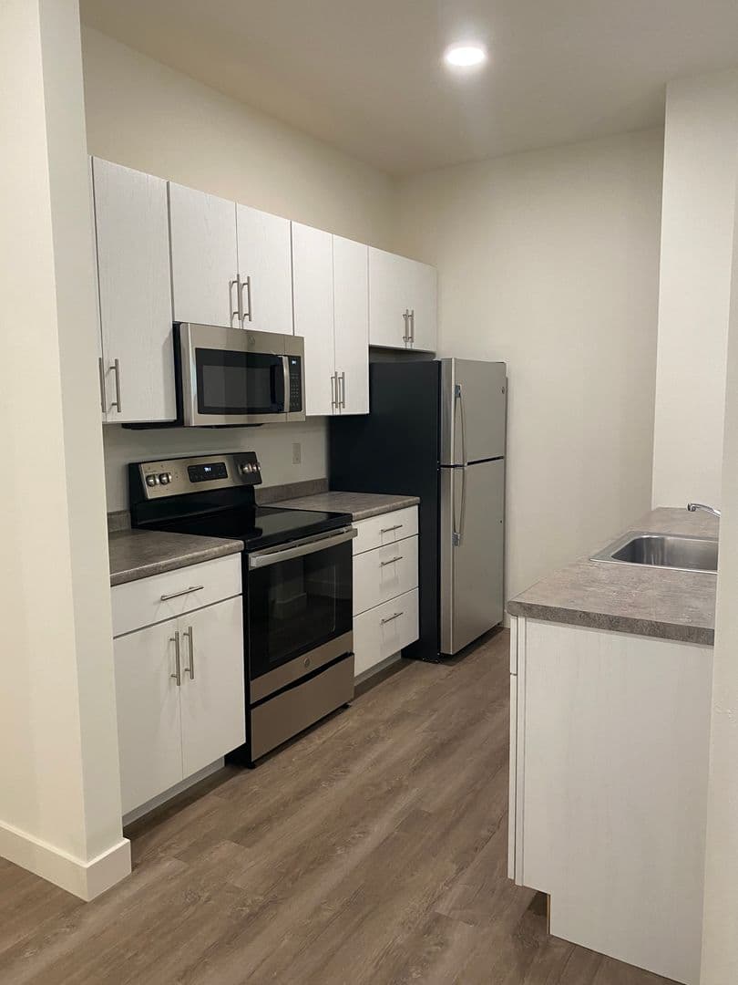 Burlington Apartment: 351 North Ave