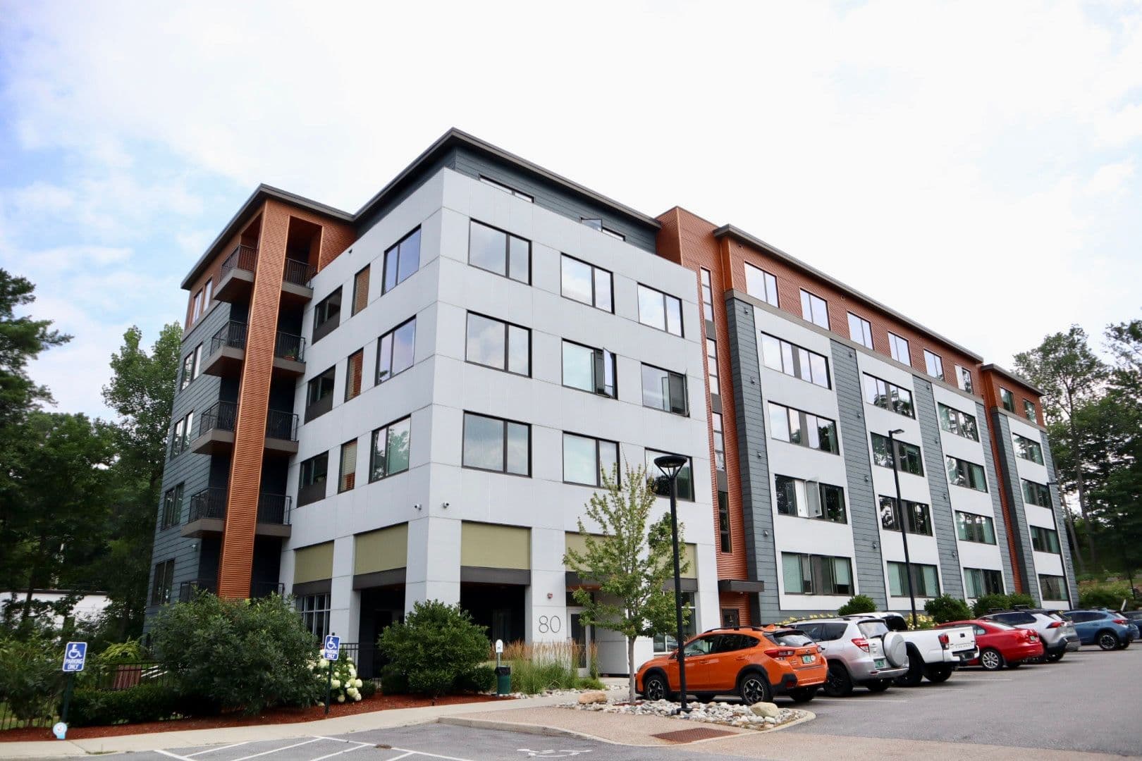 South Burlington Apartment: 80 Eastwood Drive