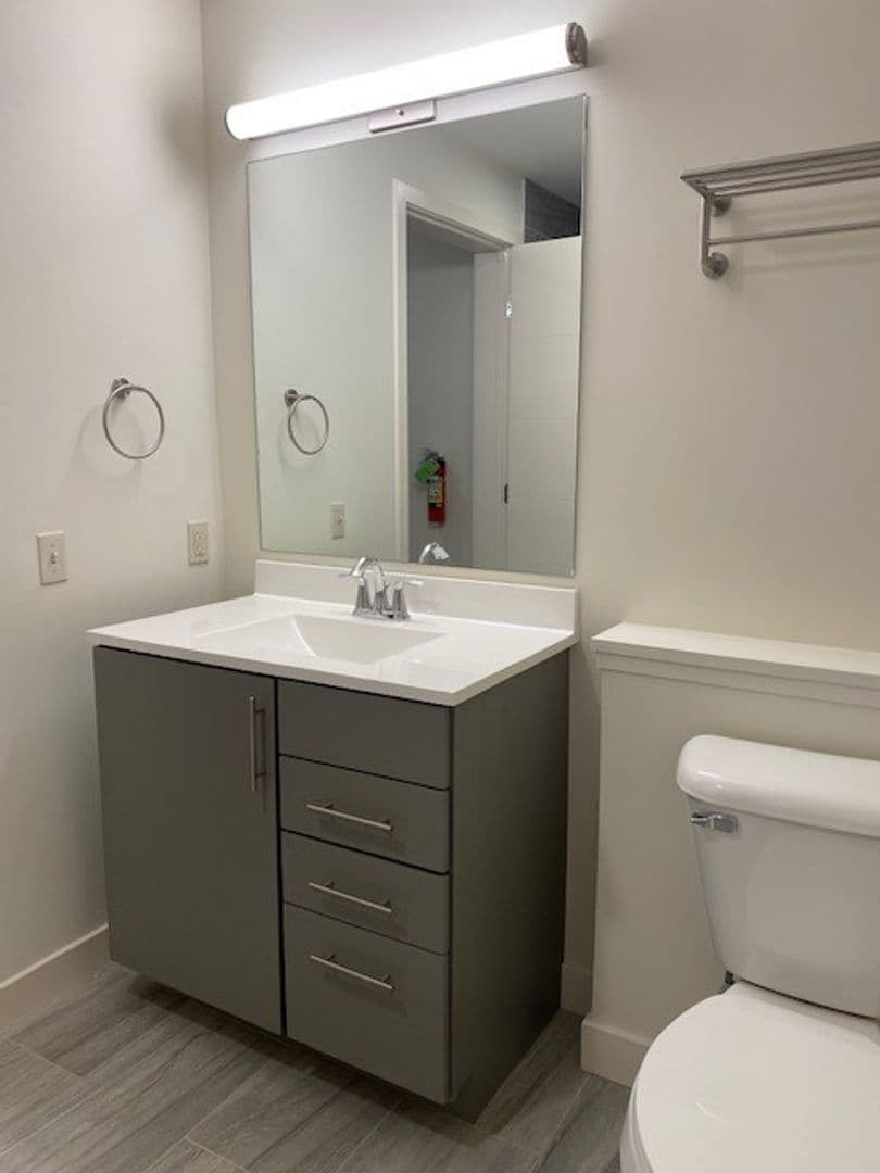 Burlington Apartment: 351 North Ave