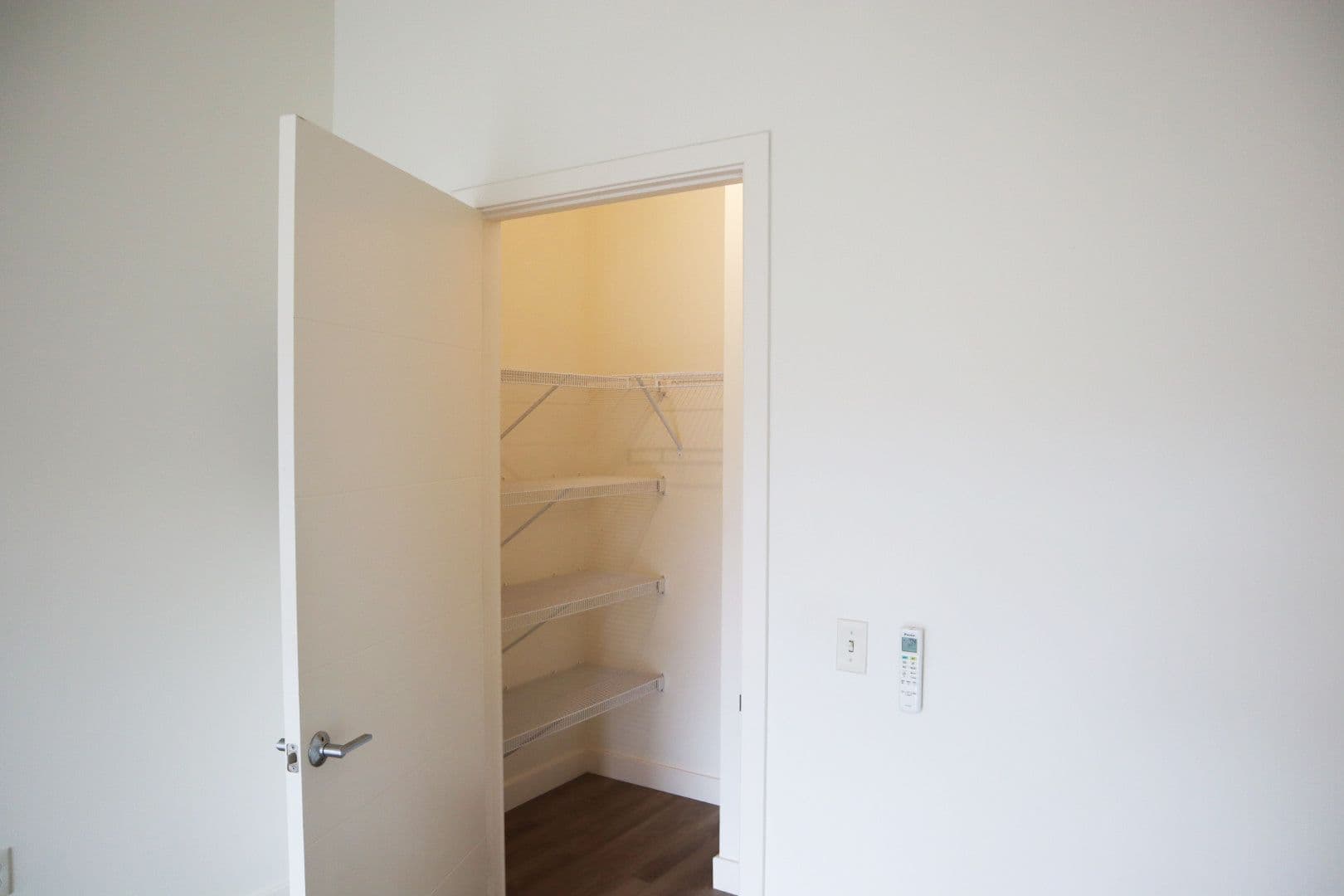 Burlington Apartment: 351 North Ave