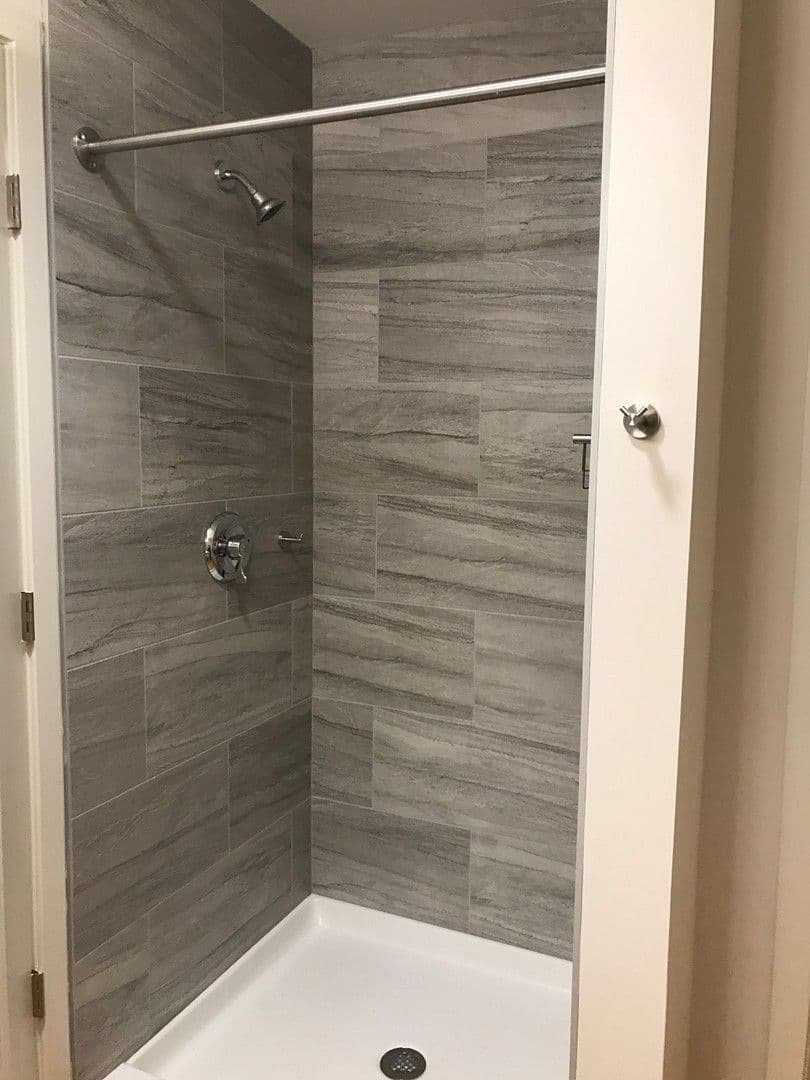 Burlington Apartment: 375 North Avenue