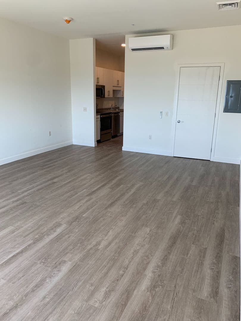 Burlington Apartment: 351 North Ave