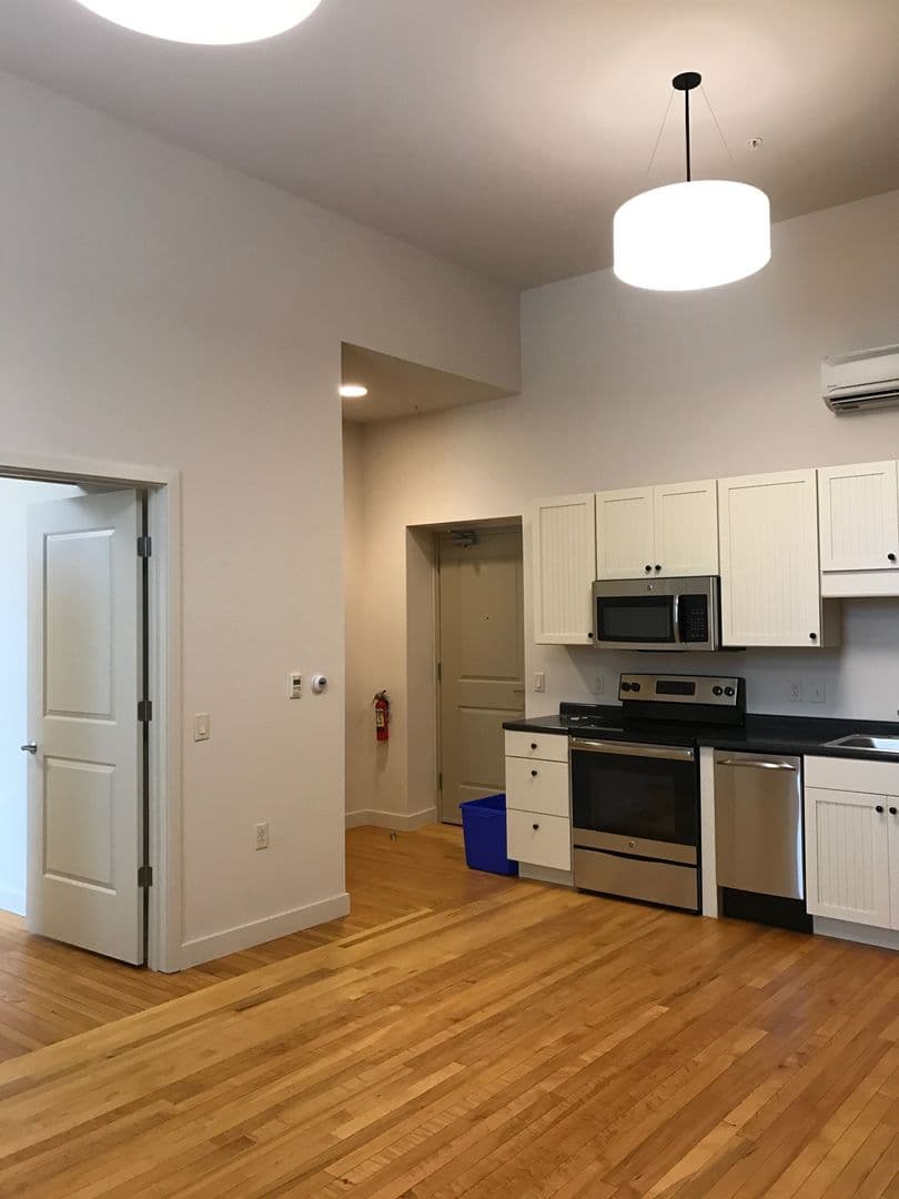 Burlington Apartment: 375 North Avenue