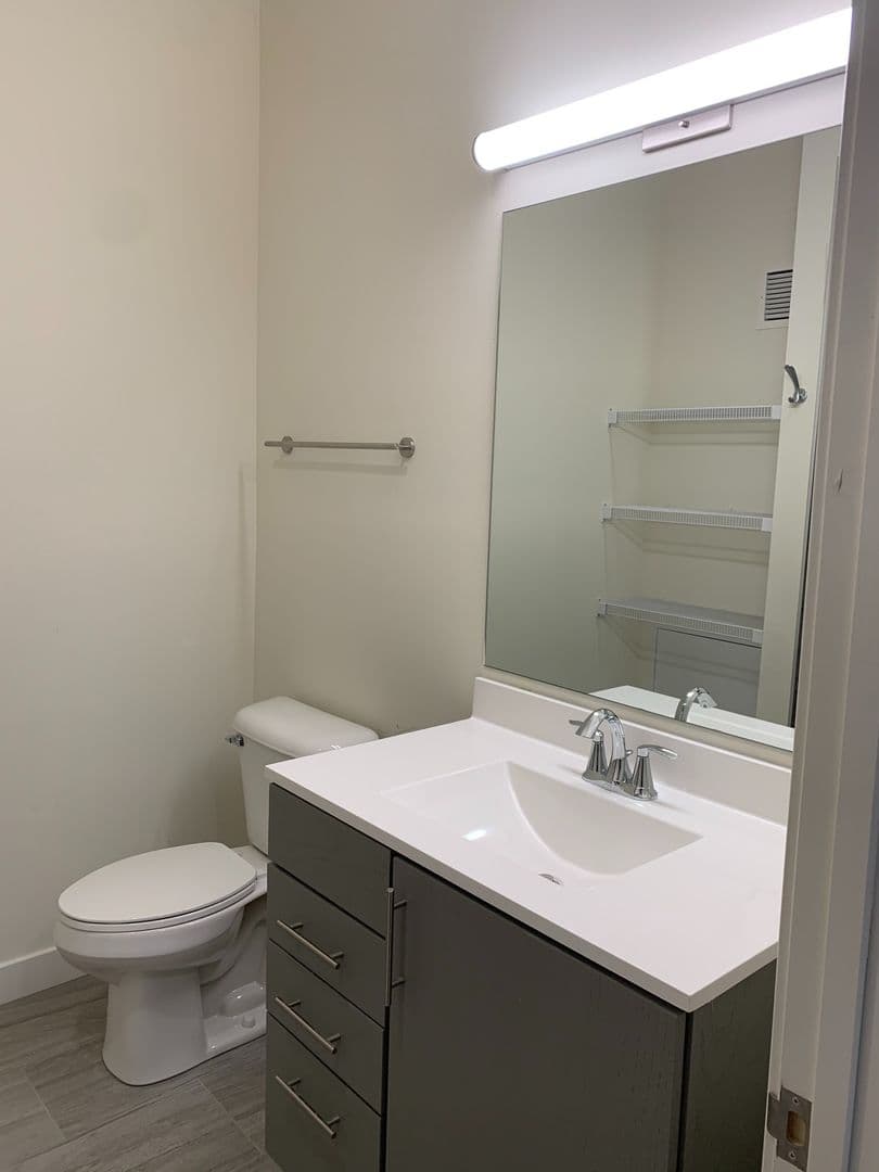 Burlington Apartment: 351 North Ave