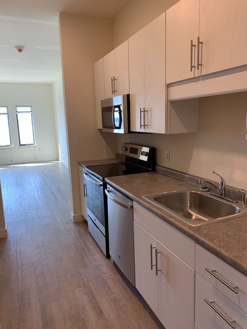 Burlington Apartment: 351 North Ave