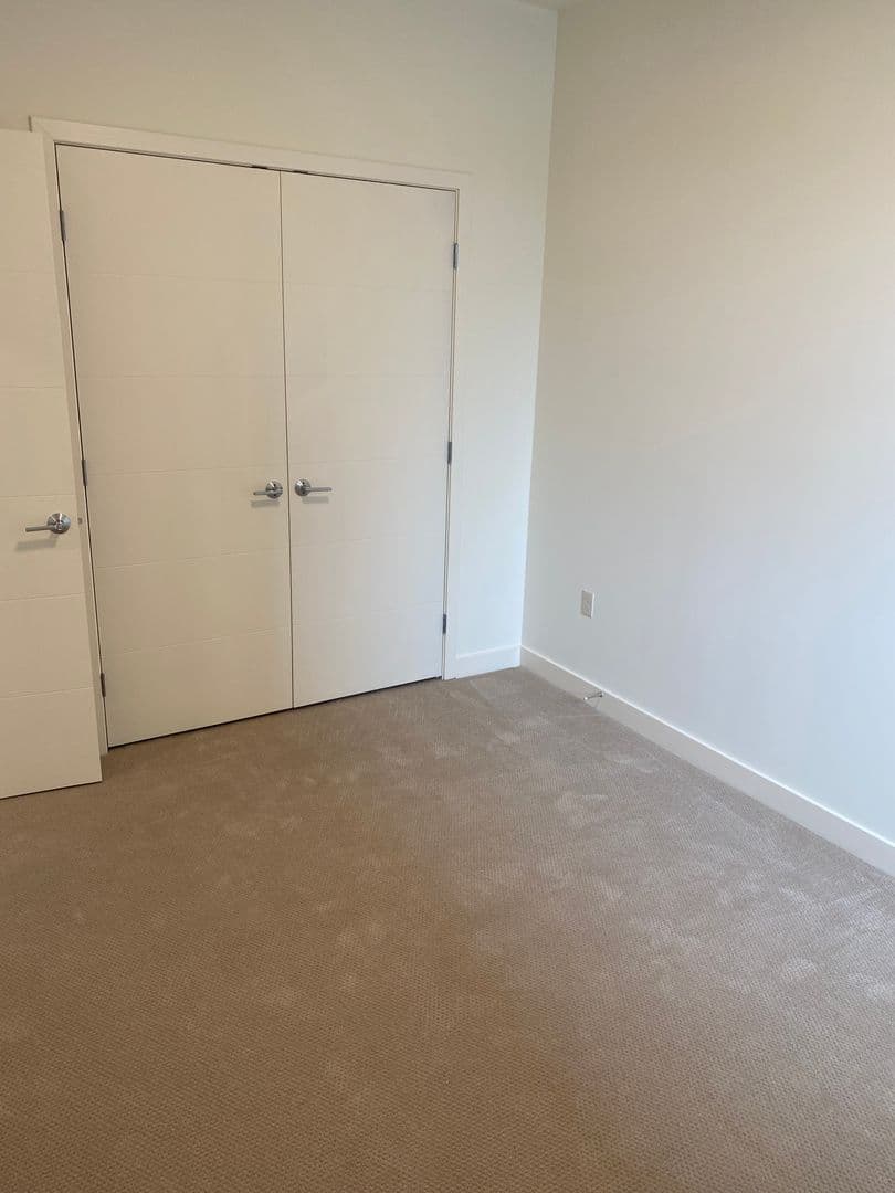 Burlington Apartment: 351 North Ave