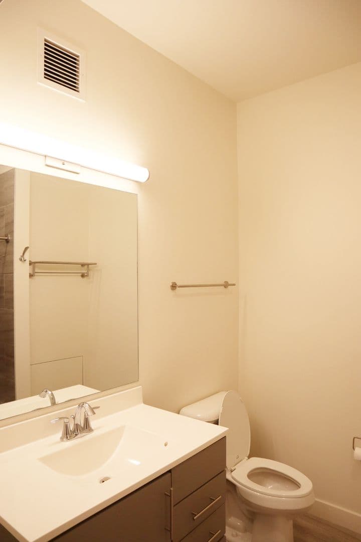 Burlington Apartment: 351 North Ave