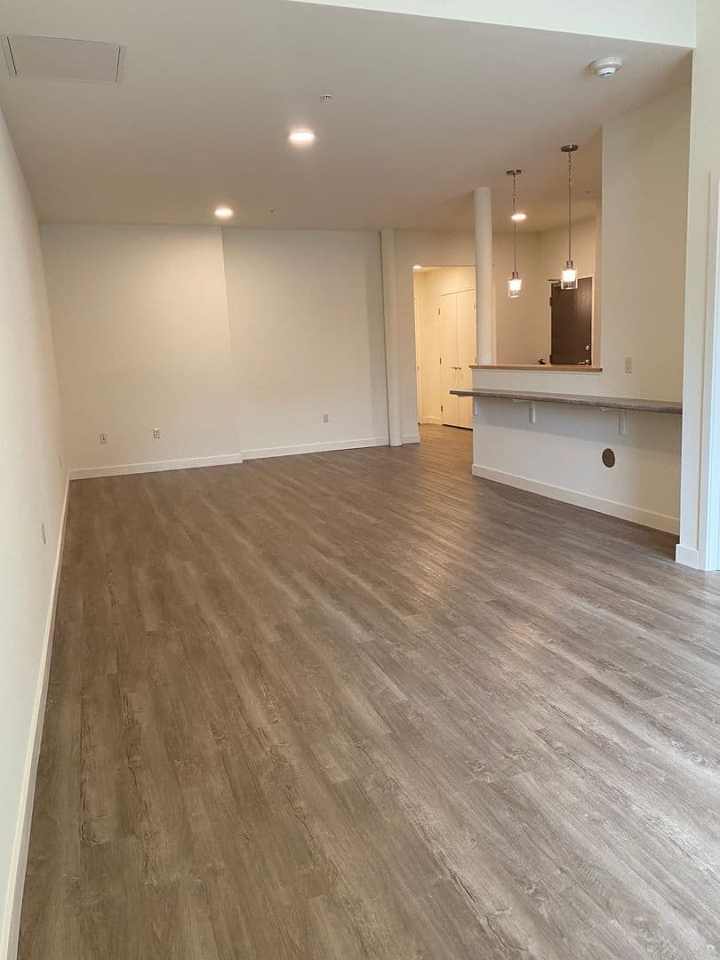 Burlington Apartment: 351 North Ave