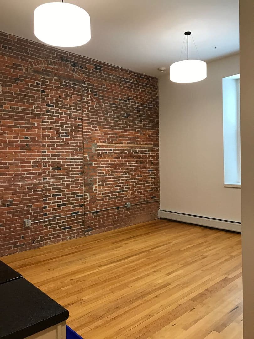 Burlington Apartment: 375 North Avenue