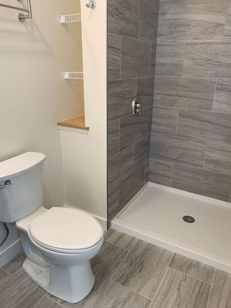 Burlington Apartment: 351 North Ave