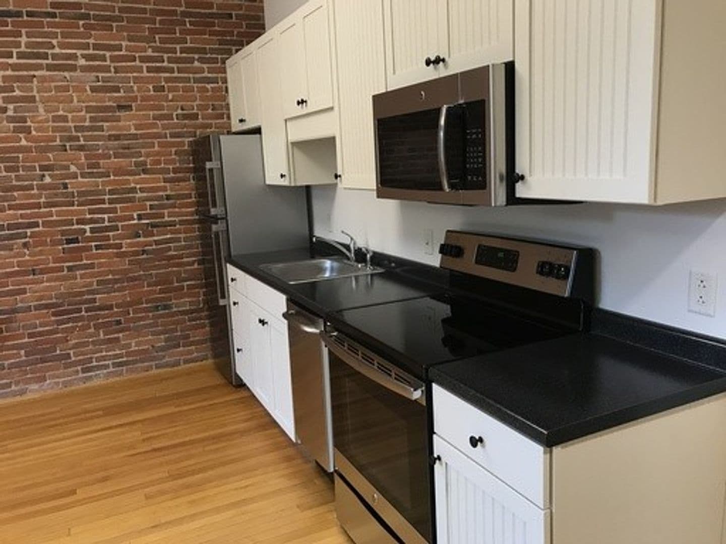 Burlington Apartment: 375 North Avenue