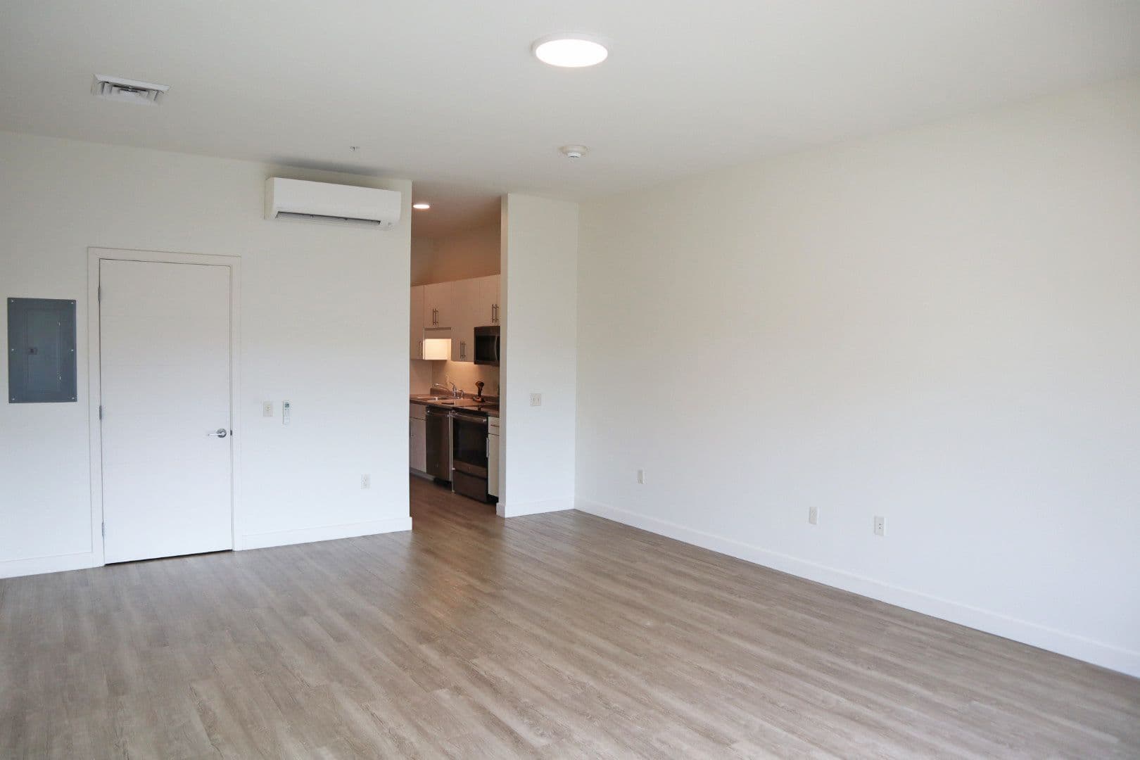 Burlington Apartment: 351 North Ave