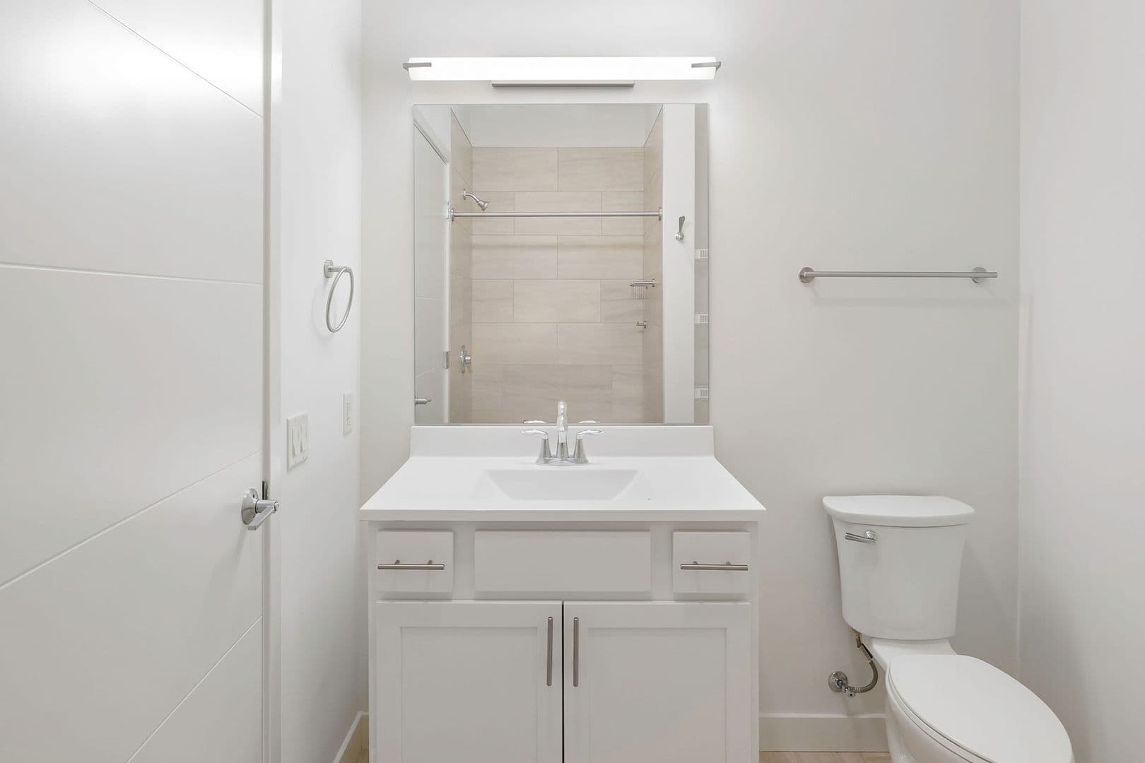 Burlington Apartment: 70 Cambrian Way