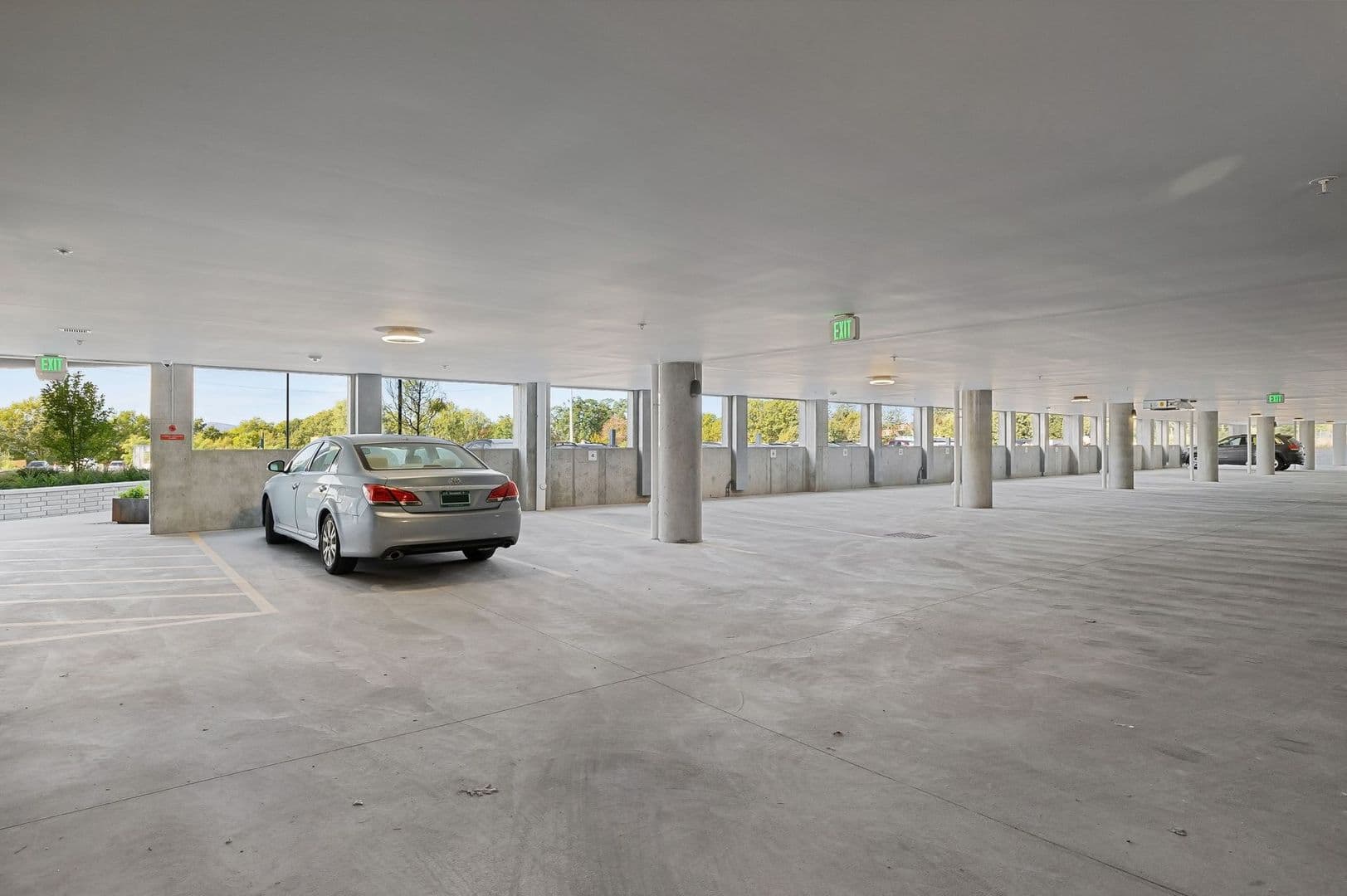 Burlington Apartment: 70 Cambrian Way