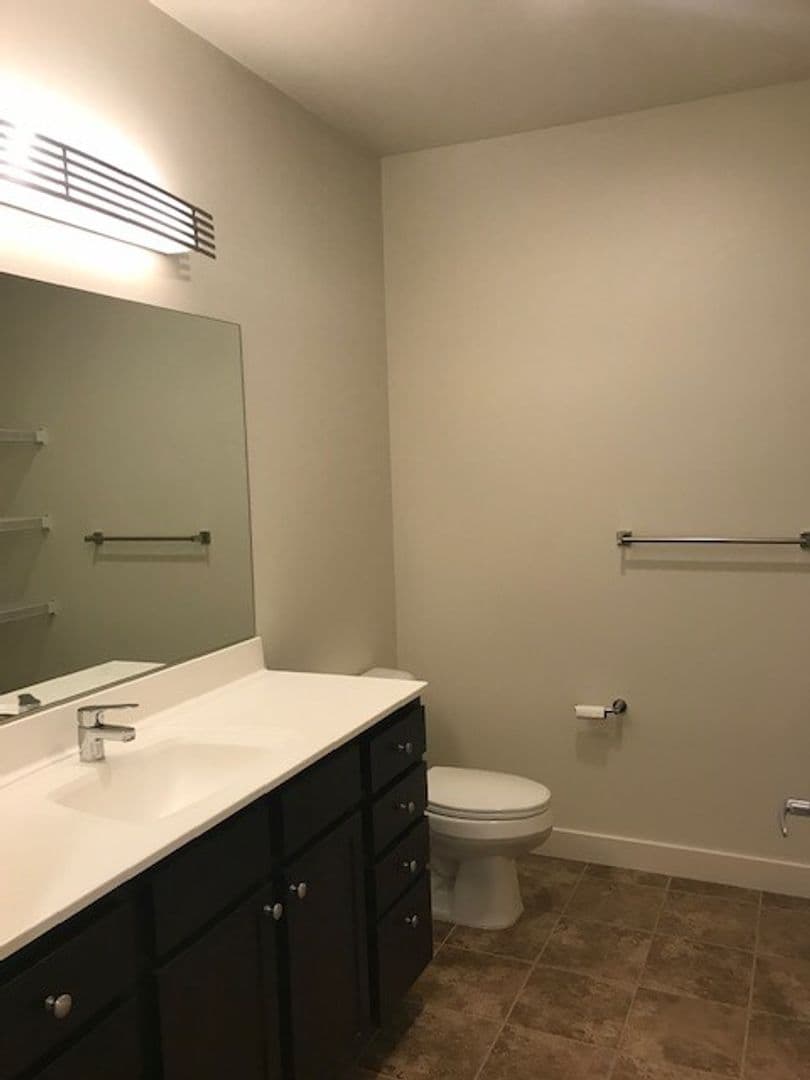 South Burlington Apartment: 80 Eastwood Drive