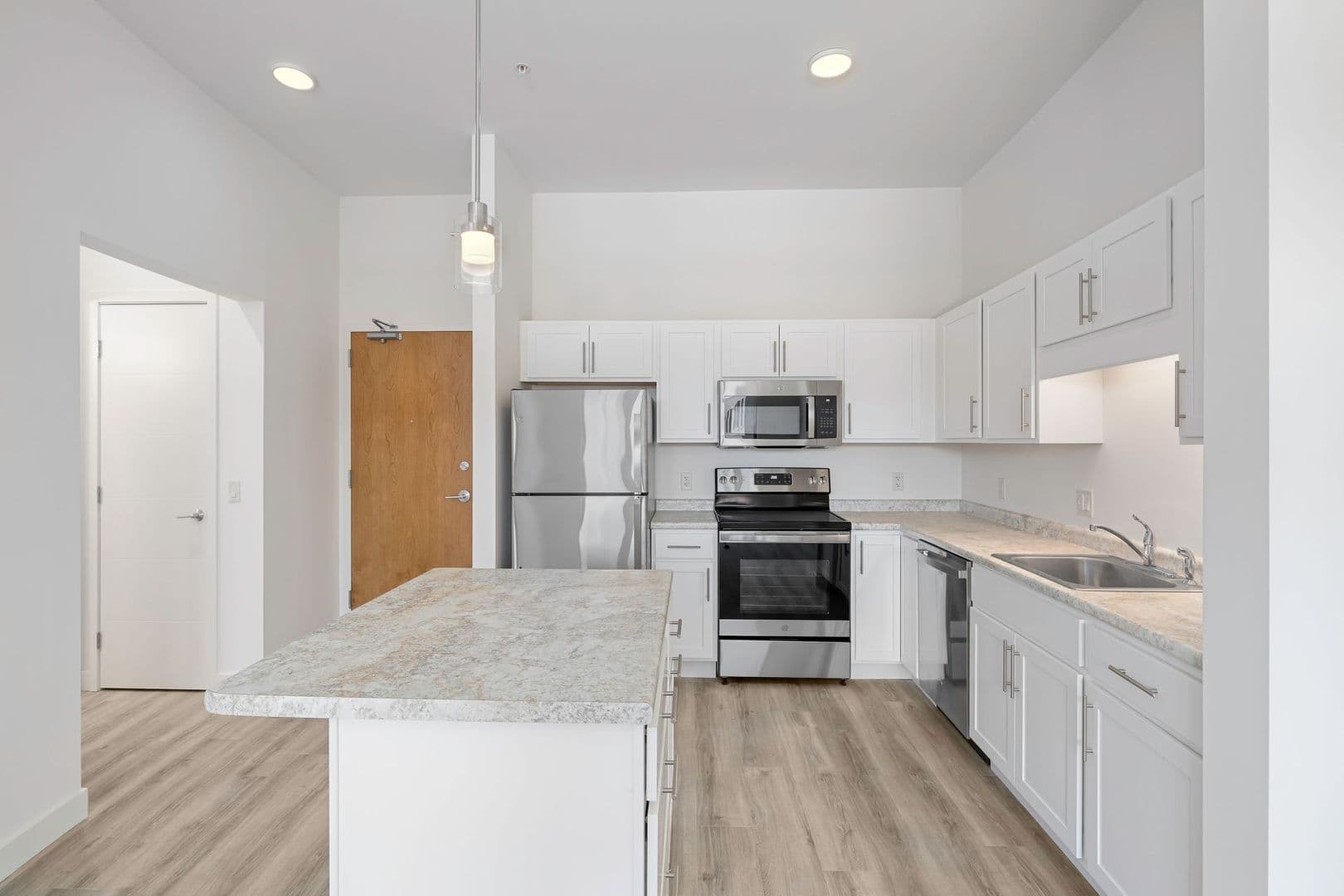 Burlington Apartment: 70 Cambrian Way