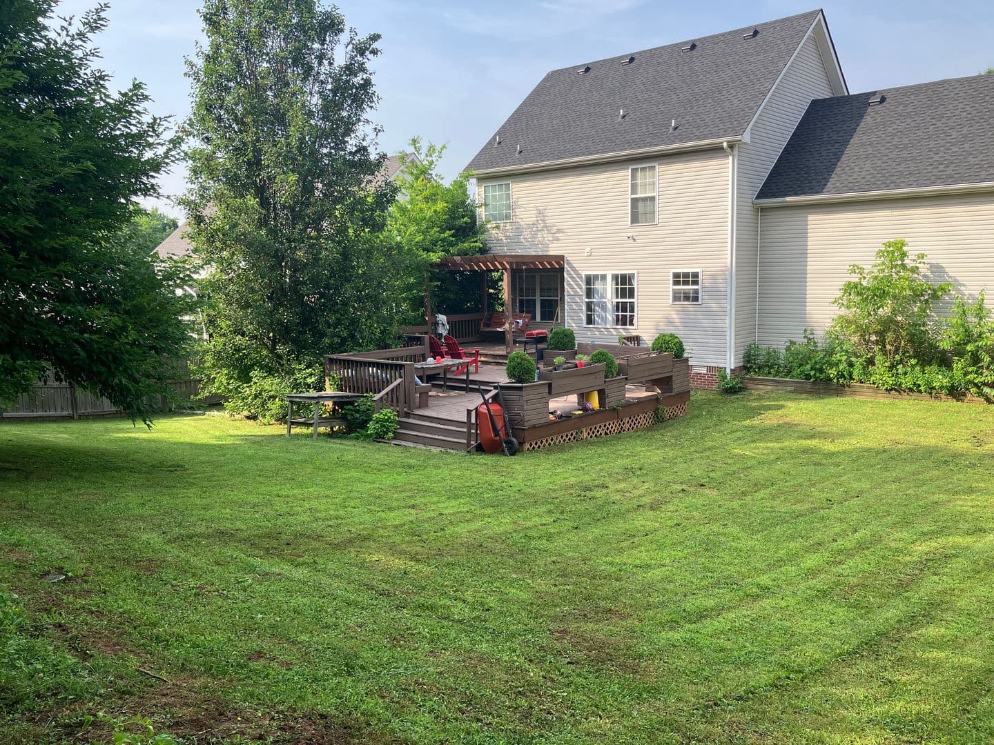 Clarksville House: 625 Winding Bluff Way