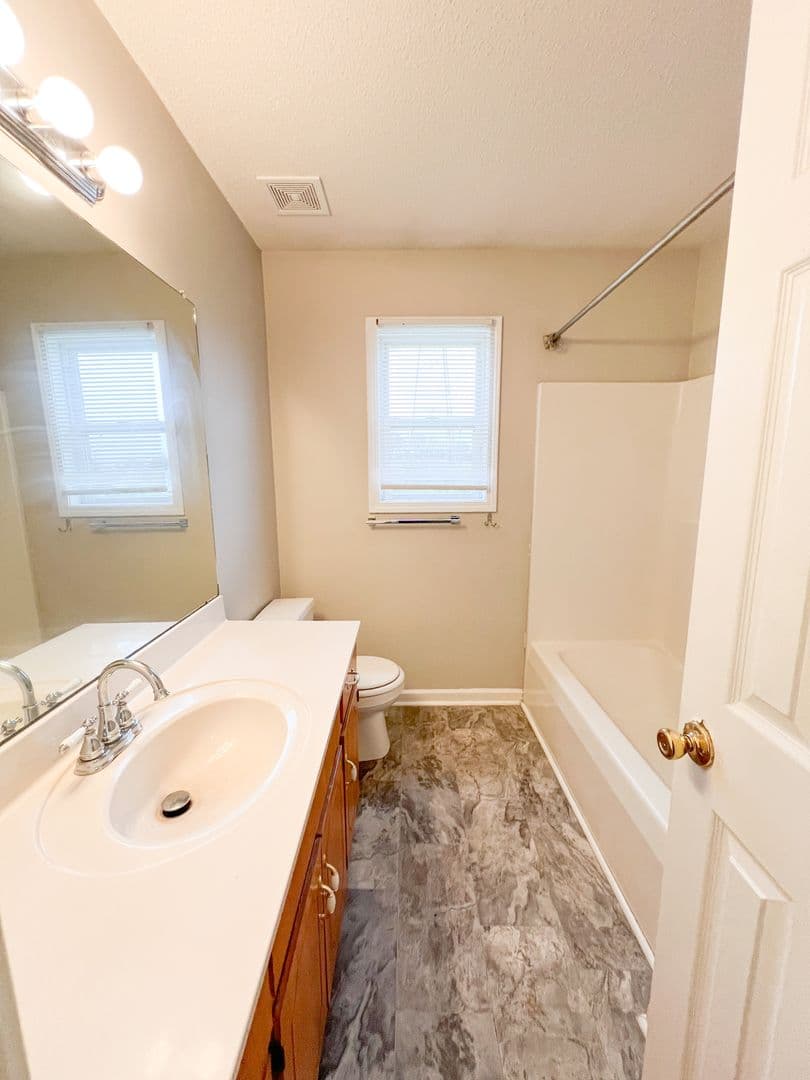 Oak Grove House: 1965 Timberline Circle