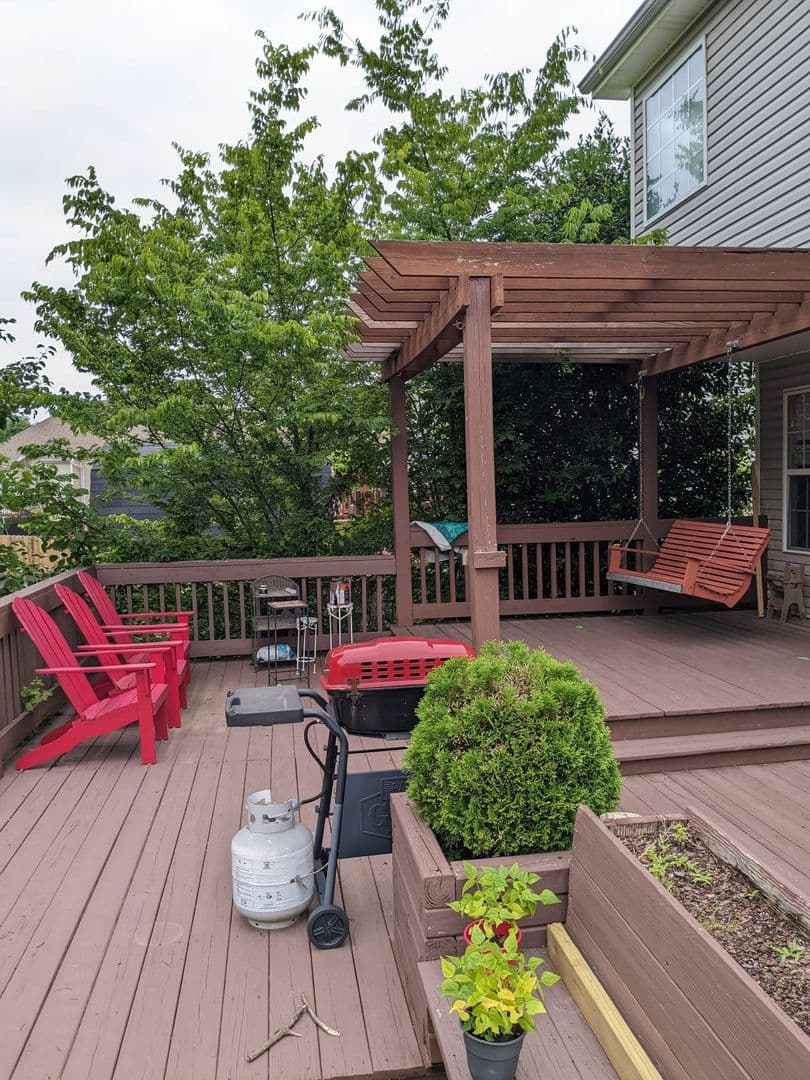 Clarksville House: 625 Winding Bluff Way