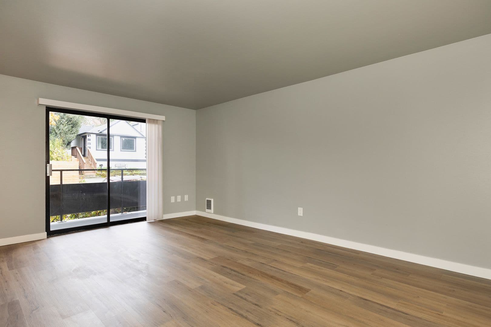Seattle Apartment: 2121 E Jefferson St