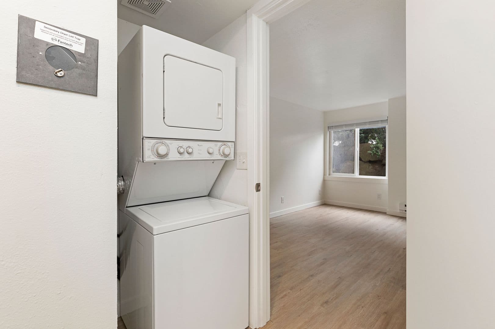 Seattle Apartment: 3520 28th Ave W