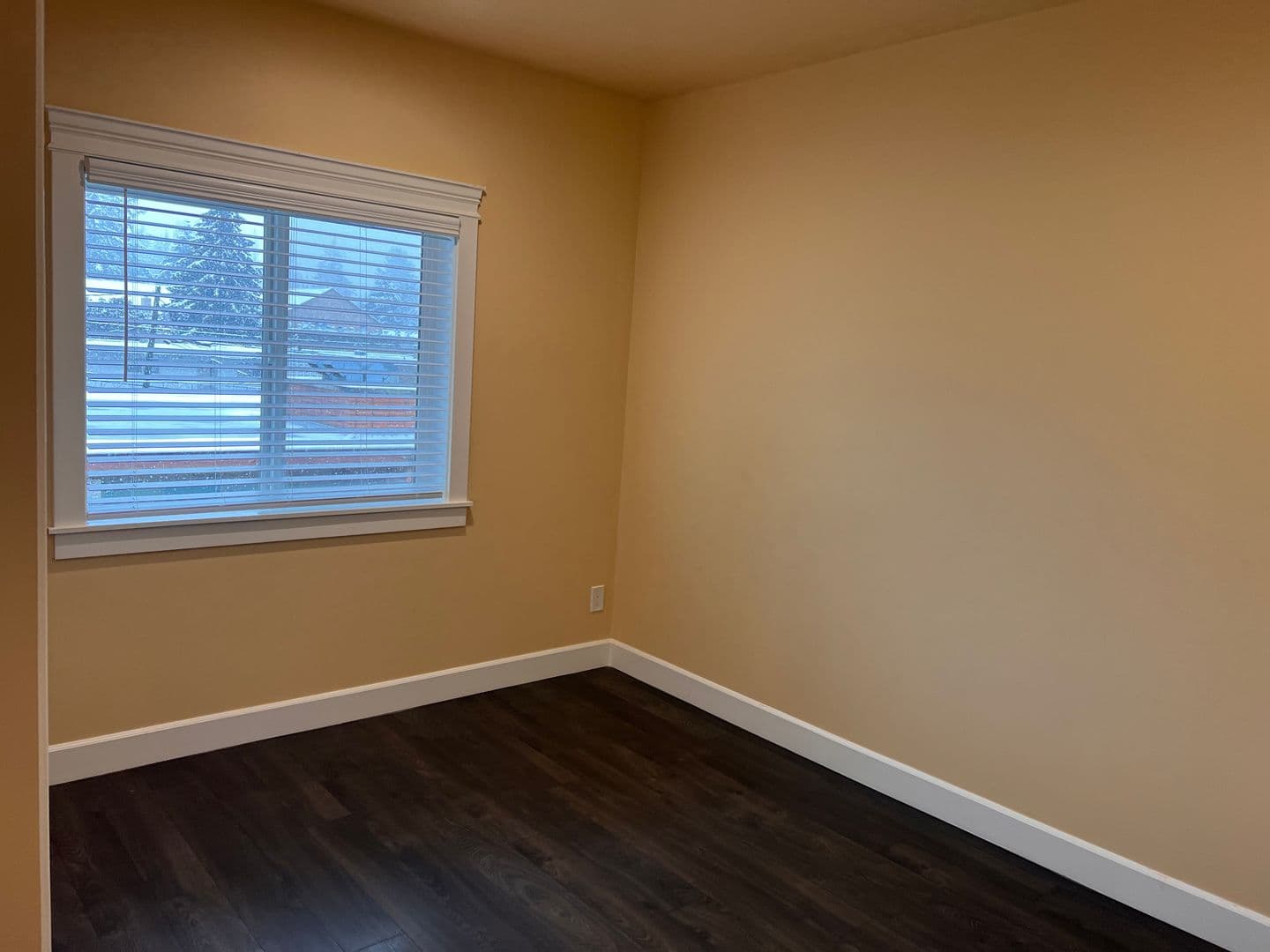Burien Apartment: 12614 Ambaum Blvd SW
