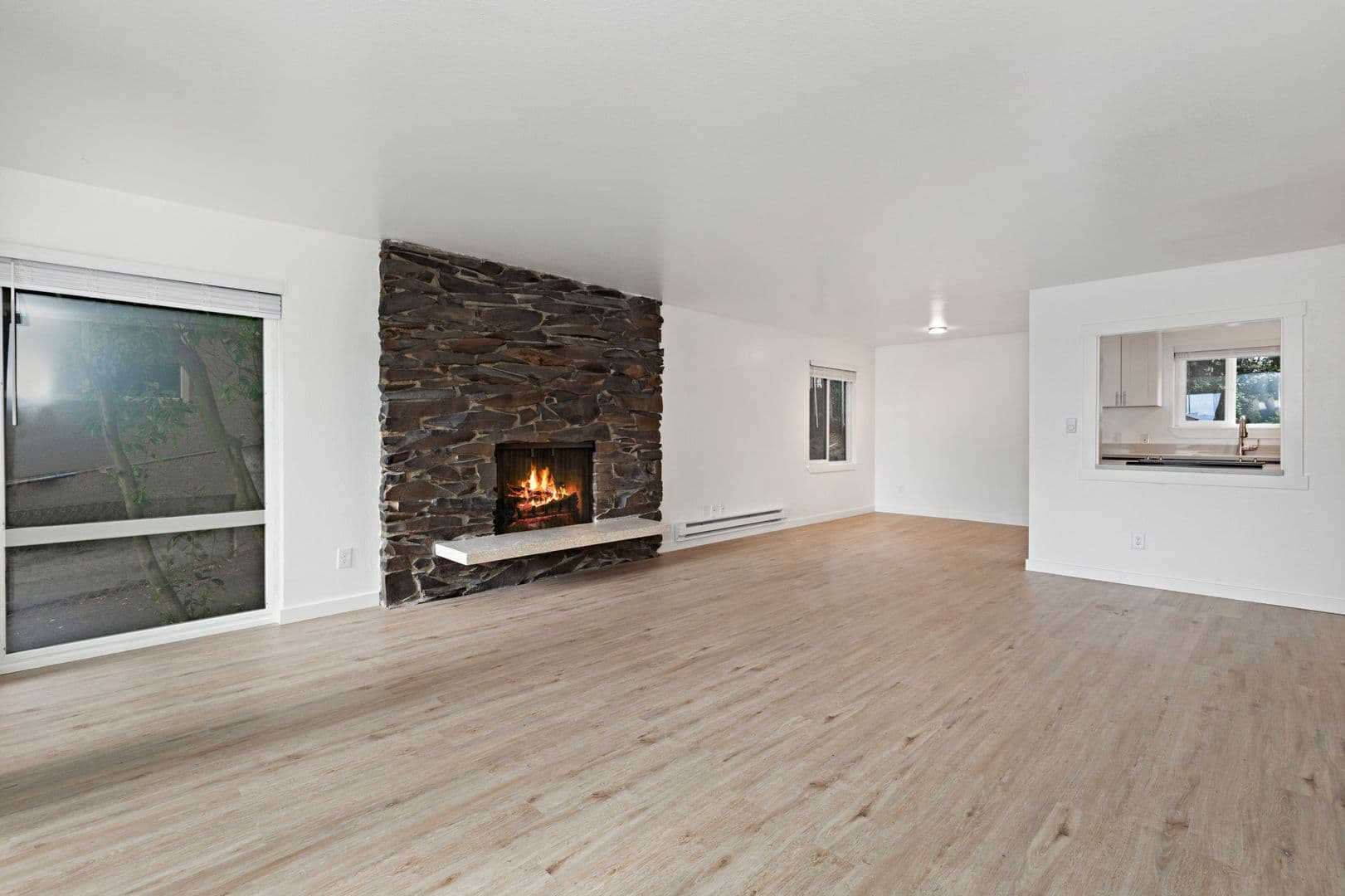 Seattle Apartment: 3520 28th Ave W