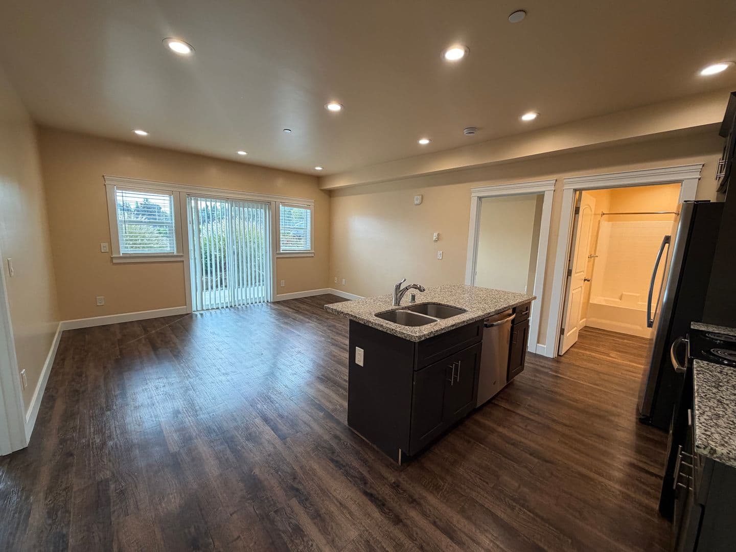 Burien Apartment: 12614 Ambaum Blvd SW