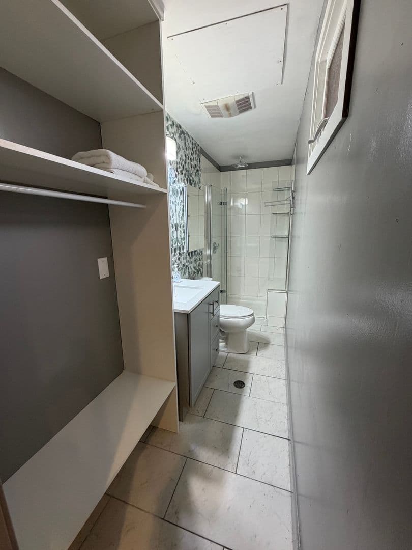 Seattle Apartment: 411 Bellevue Ave E