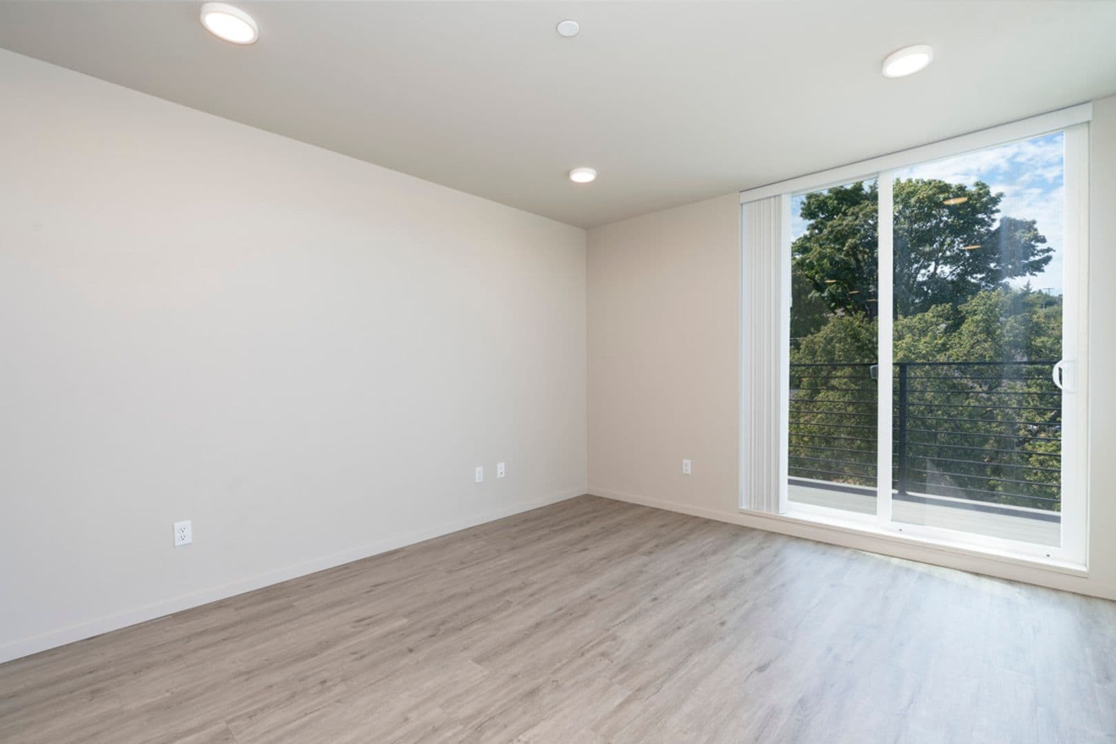 Seattle Apartment: 3084 SW Avalon Way