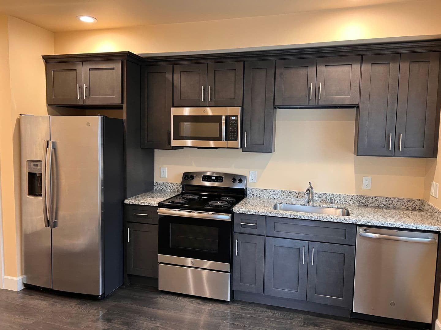 Burien Apartment: 12614 Ambaum Blvd SW