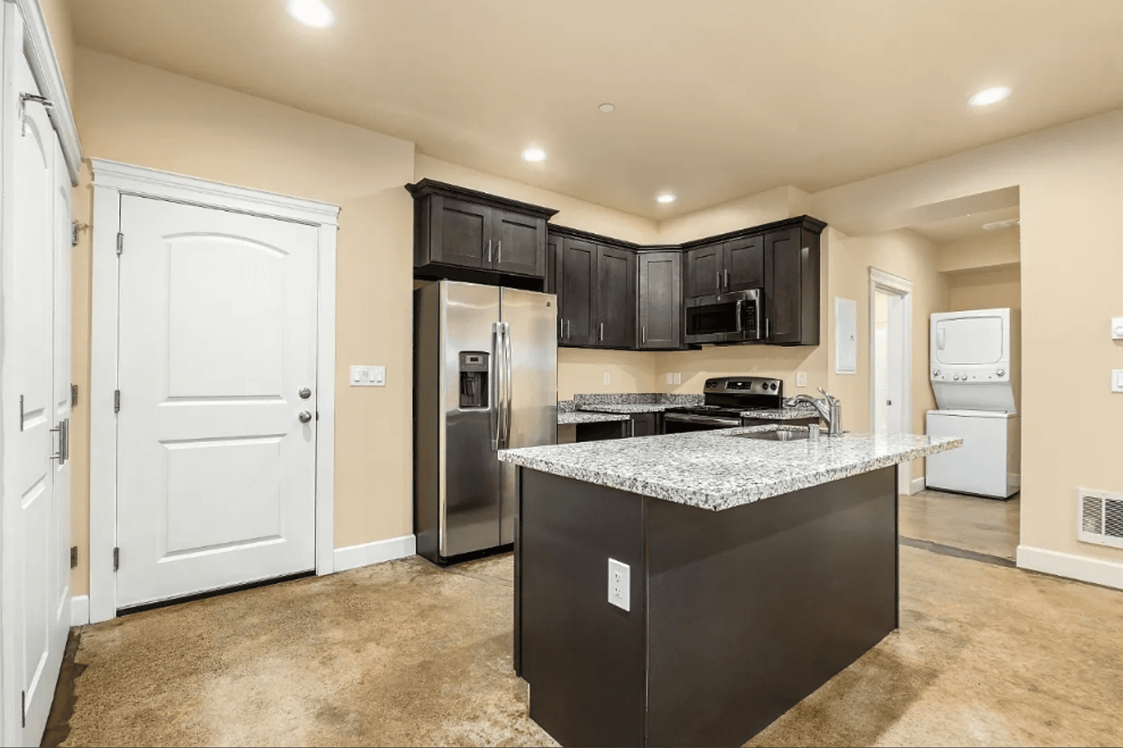 Burien Apartment: 12614 Ambaum Blvd SW