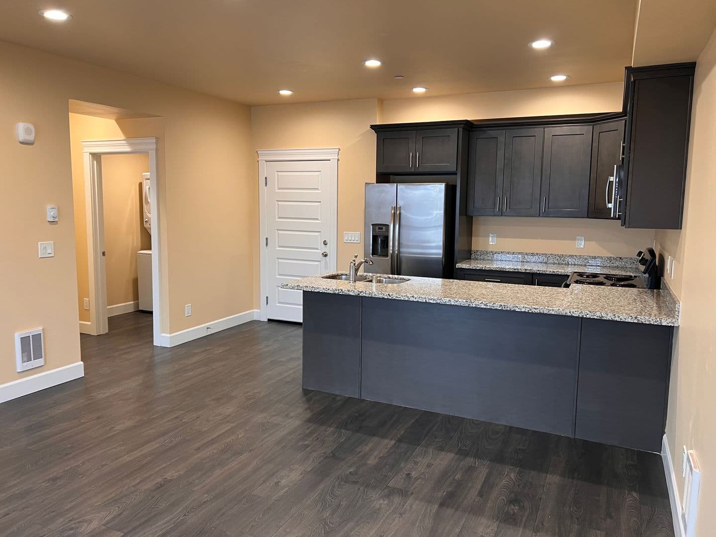 Burien Apartment: 12614 Ambaum Blvd SW