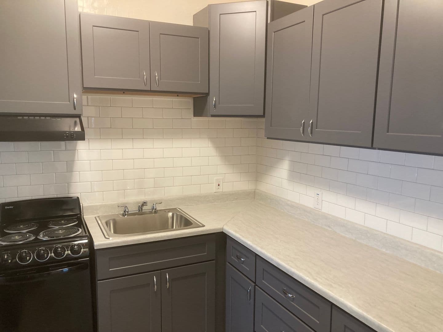 Seattle Apartment: 104 21st Ave