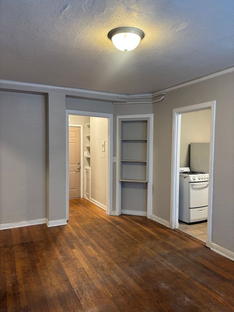Seattle Apartment: 2230 4th Ave