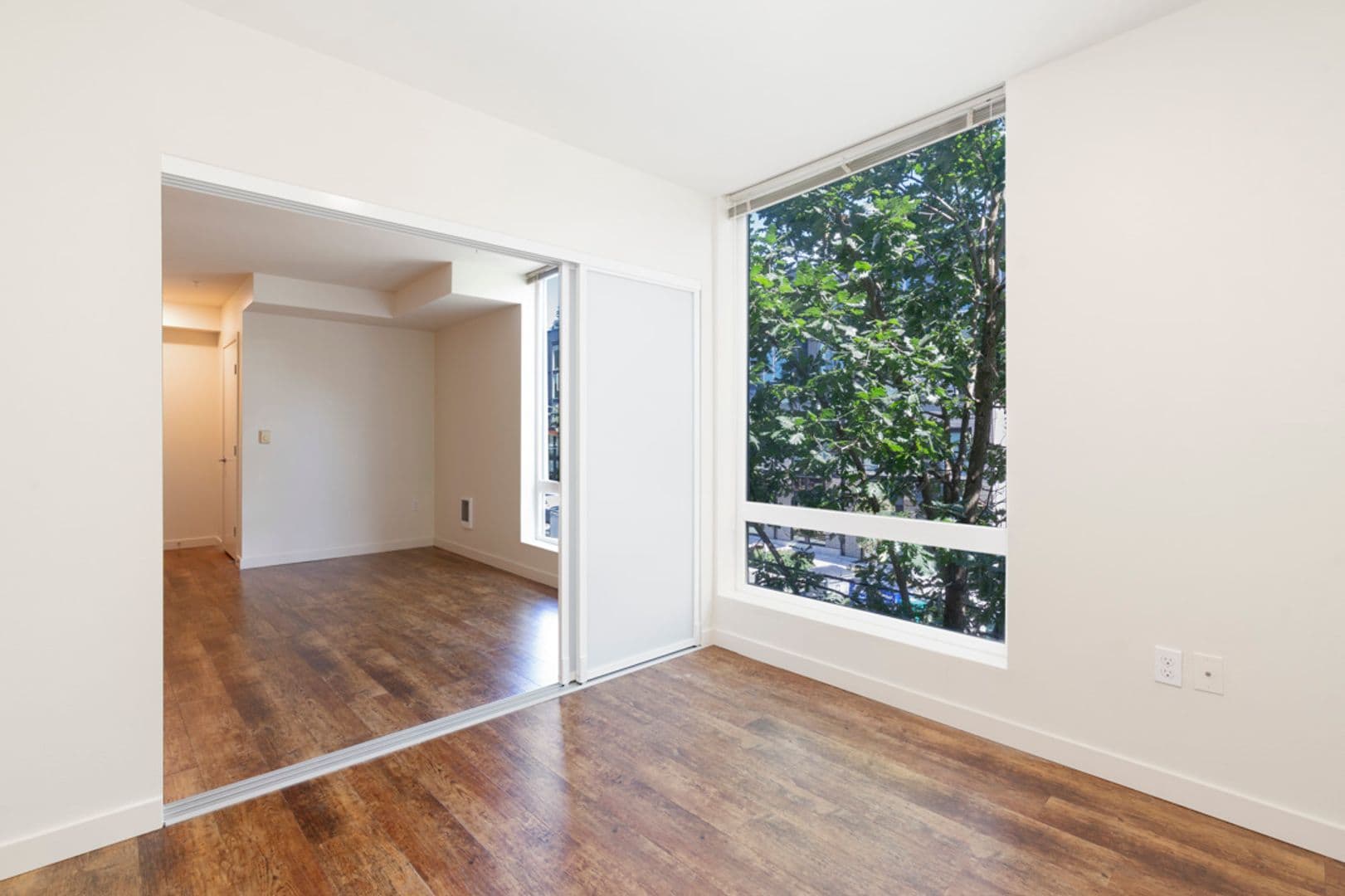 Seattle Apartment: 4111 Stone Way N