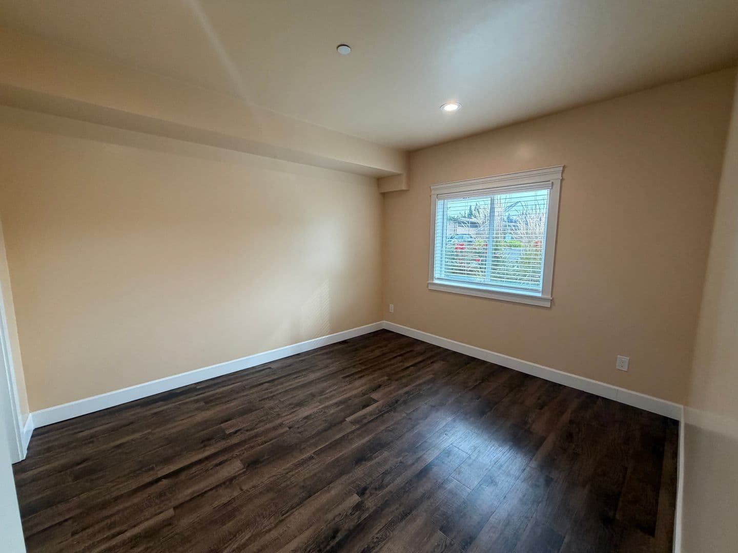 Burien Apartment: 12614 Ambaum Blvd SW