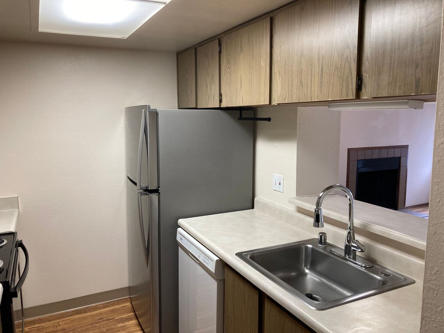 Seattle Apartment: 3721 27th Pl W