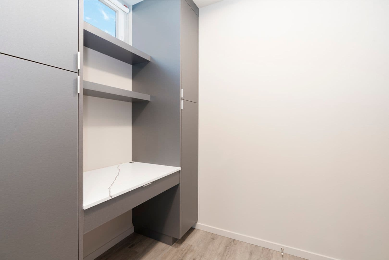 Seattle Apartment: 3084 SW Avalon Way
