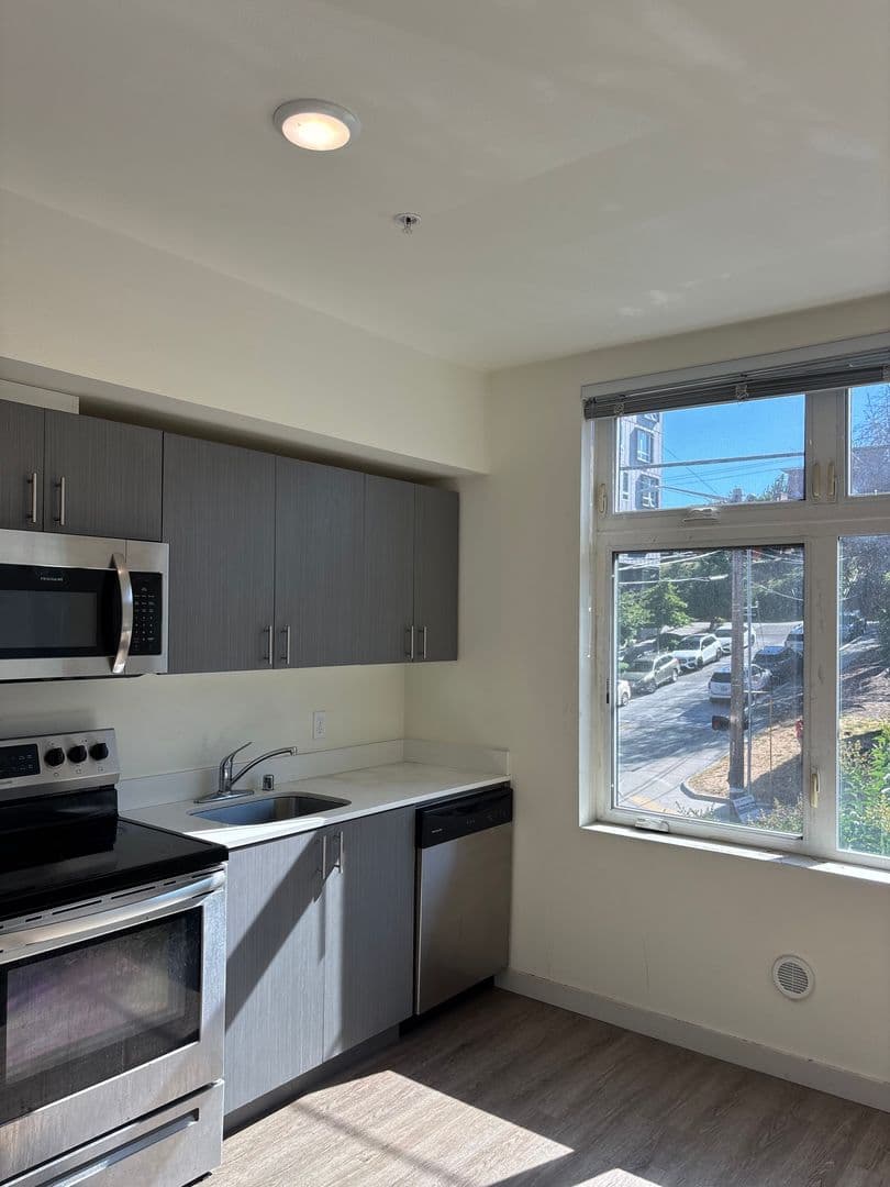 Seattle Apartment: 4801 Fauntleroy Way SW