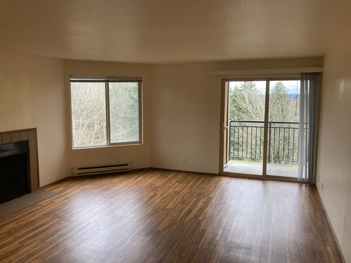 Seattle Apartment: 3721 27th Pl W