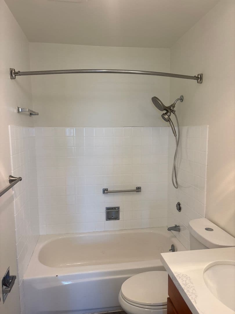 Seattle Apartment: 3520 28th Ave W