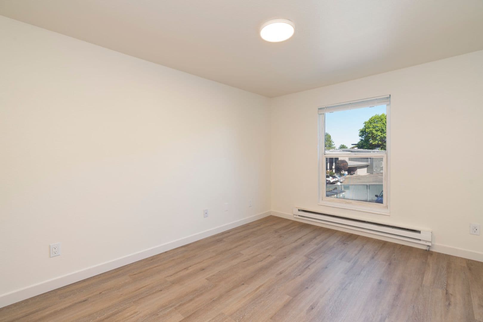 Seattle Apartment: 3520 28th Ave W