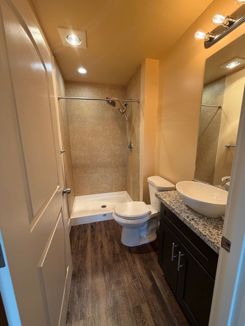 Burien Apartment: 12614 Ambaum Blvd SW