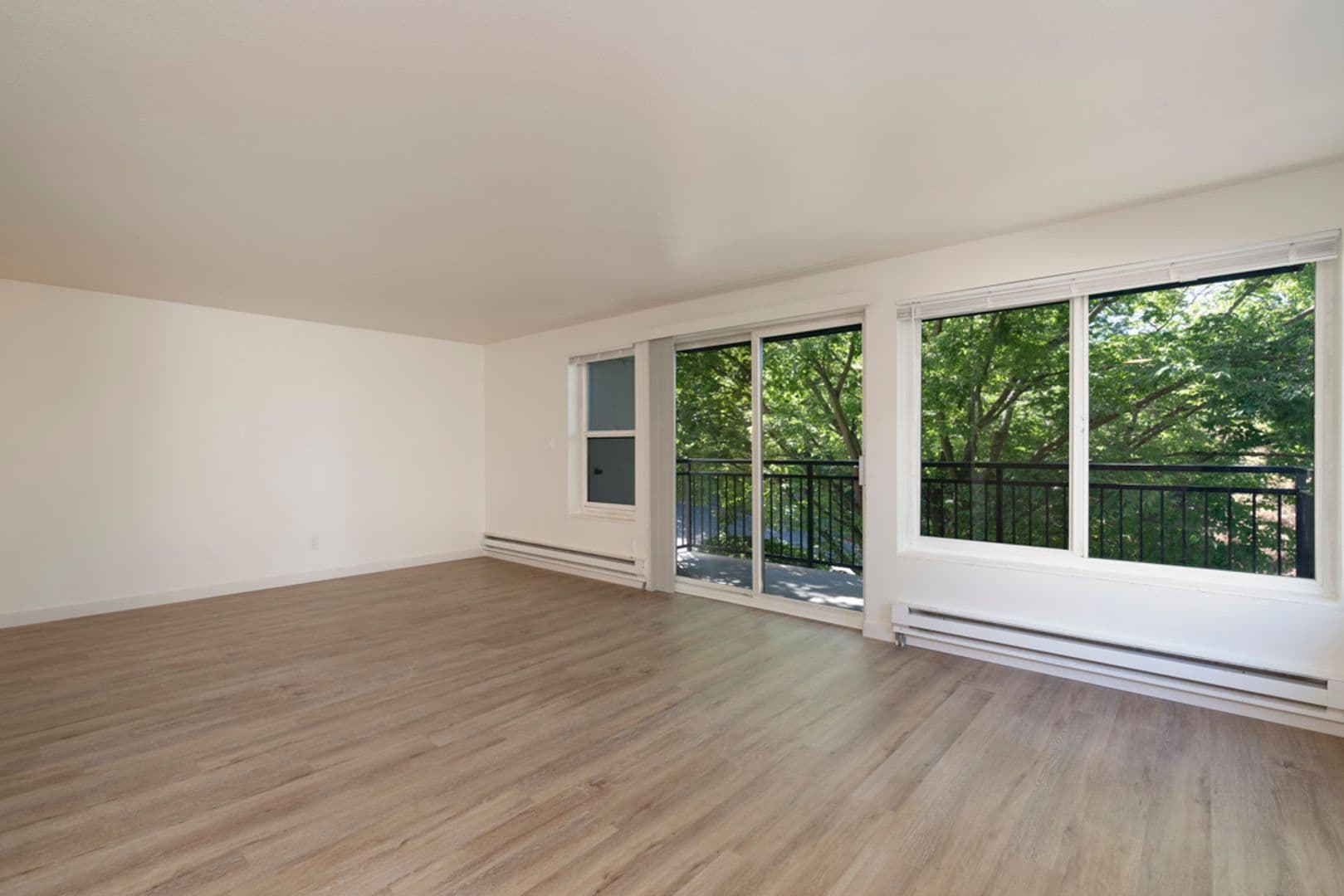 Seattle Apartment: 3520 28th Ave W