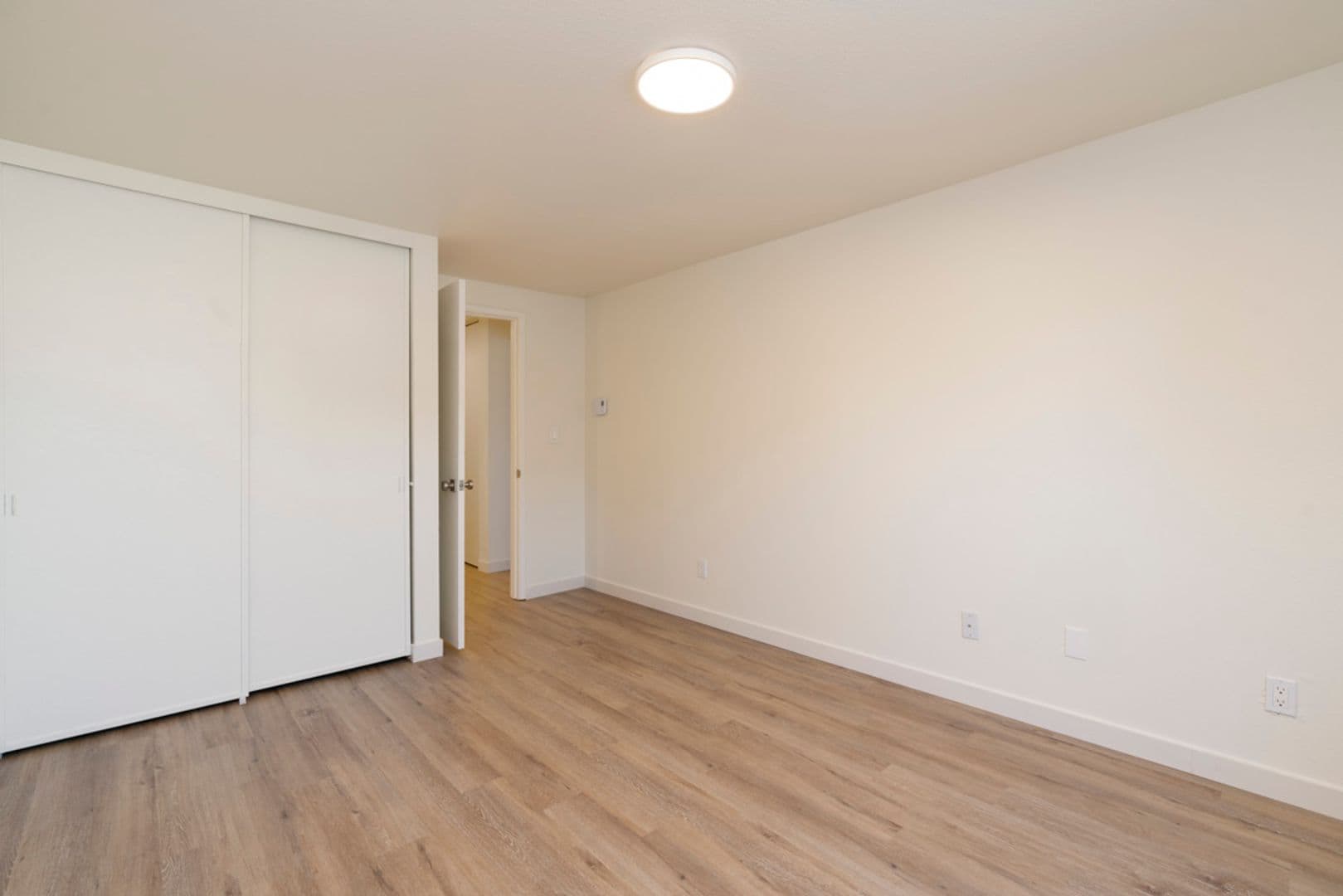 Seattle Apartment: 3520 28th Ave W