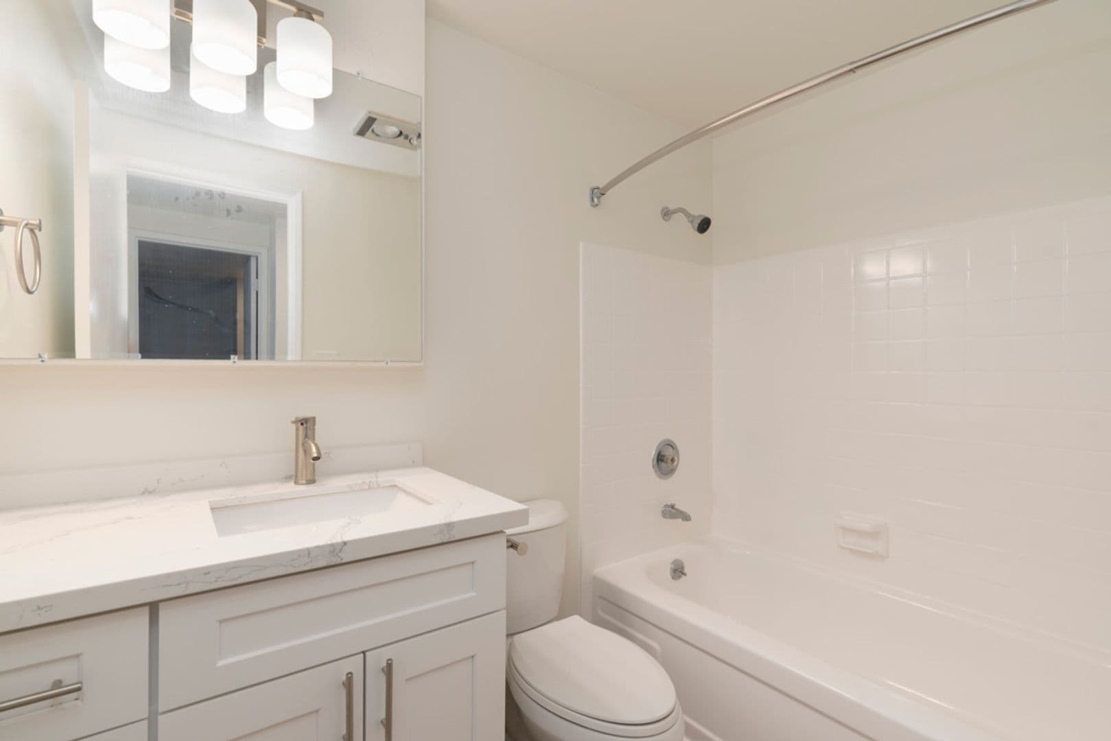 Seattle Apartment: 3520 28th Ave W