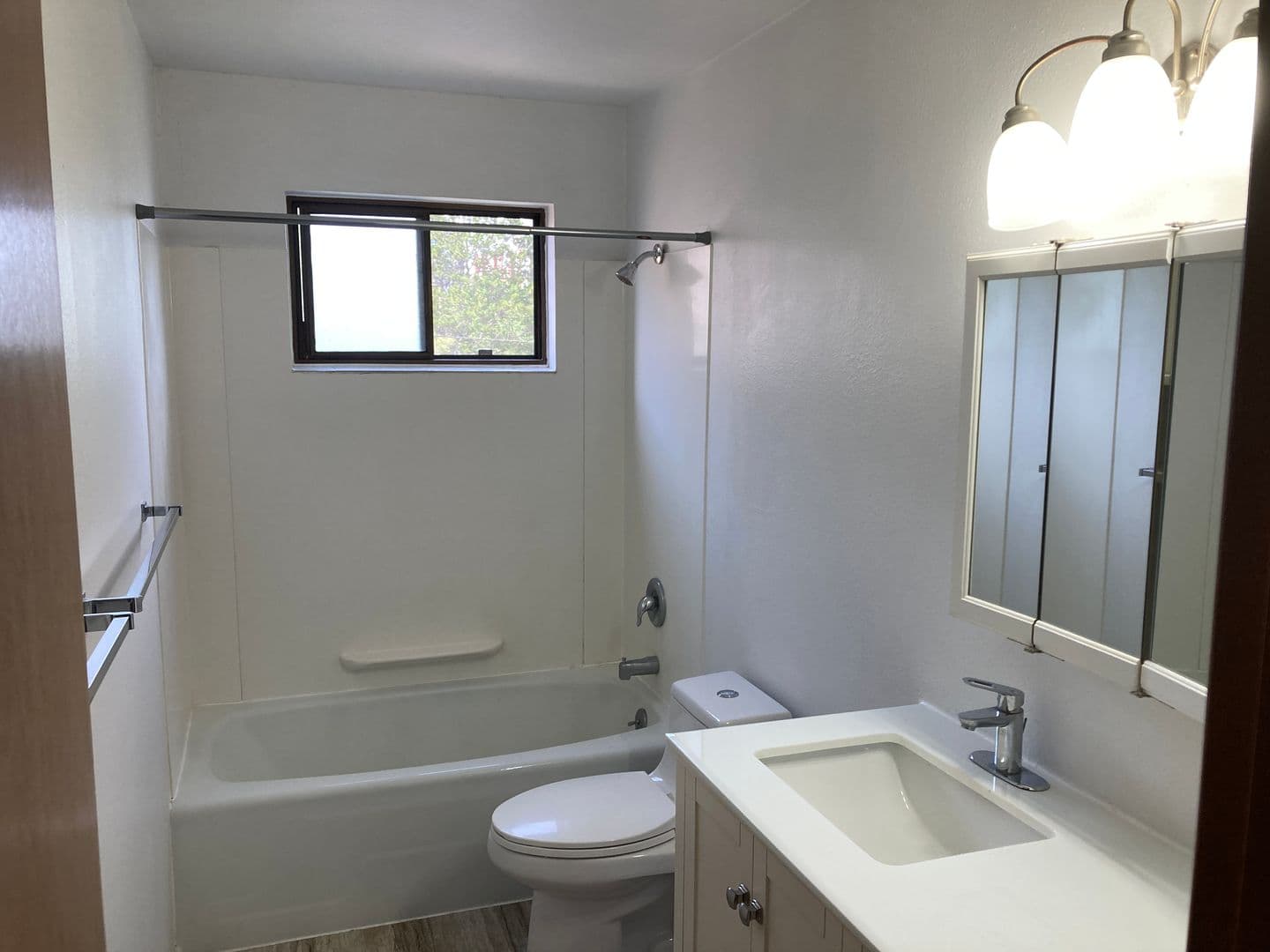 Seattle Apartment: 6549 California Ave SW